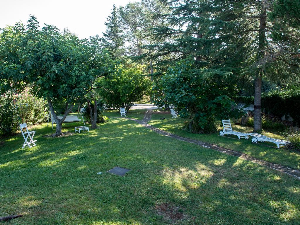 Residence Miro, Gites Avec Piscine Chauffee Et Tennis Les Arcs-sur-Argens ภายนอก รูปภาพ