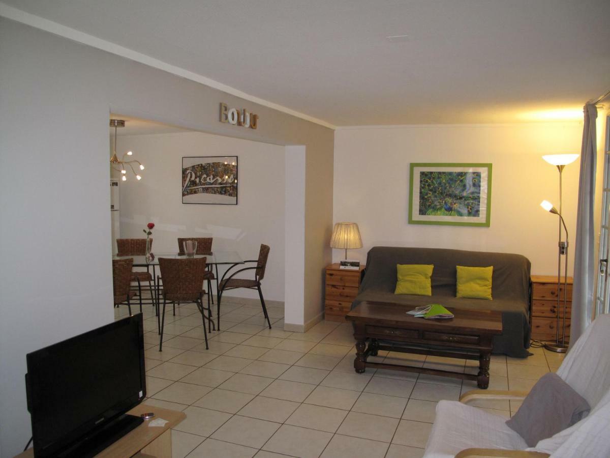 Residence Miro, Gites Avec Piscine Chauffee Et Tennis Les Arcs-sur-Argens ภายนอก รูปภาพ